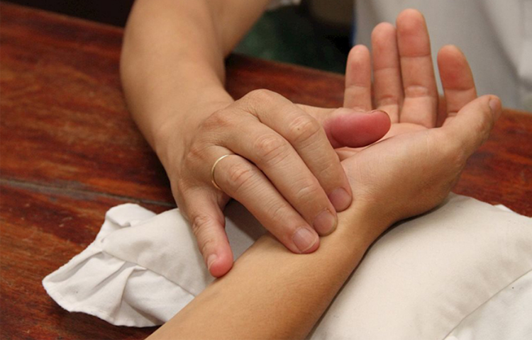 Khám đông y (Y Học Cổ Truyền) là gì?